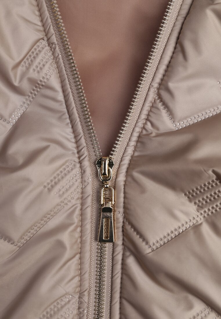 Brązowa Kurtka Przejściowa z Pikowanymi Przeszyciami Kieszeniami i Kapturem Fliphe