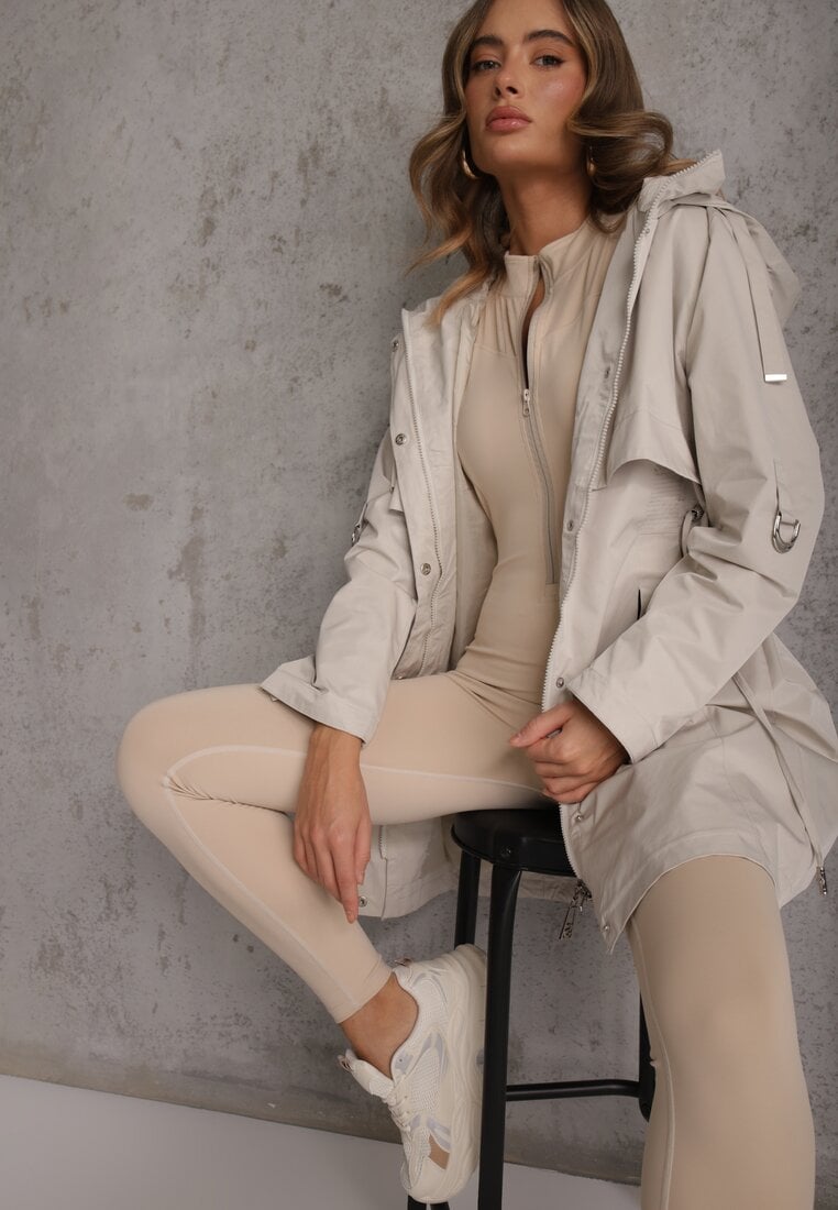 Beżowa Kurtka Przejściowa Typu Parka z Odpinanym Kapturem Ozdobiona Sznurkami Fallaiah