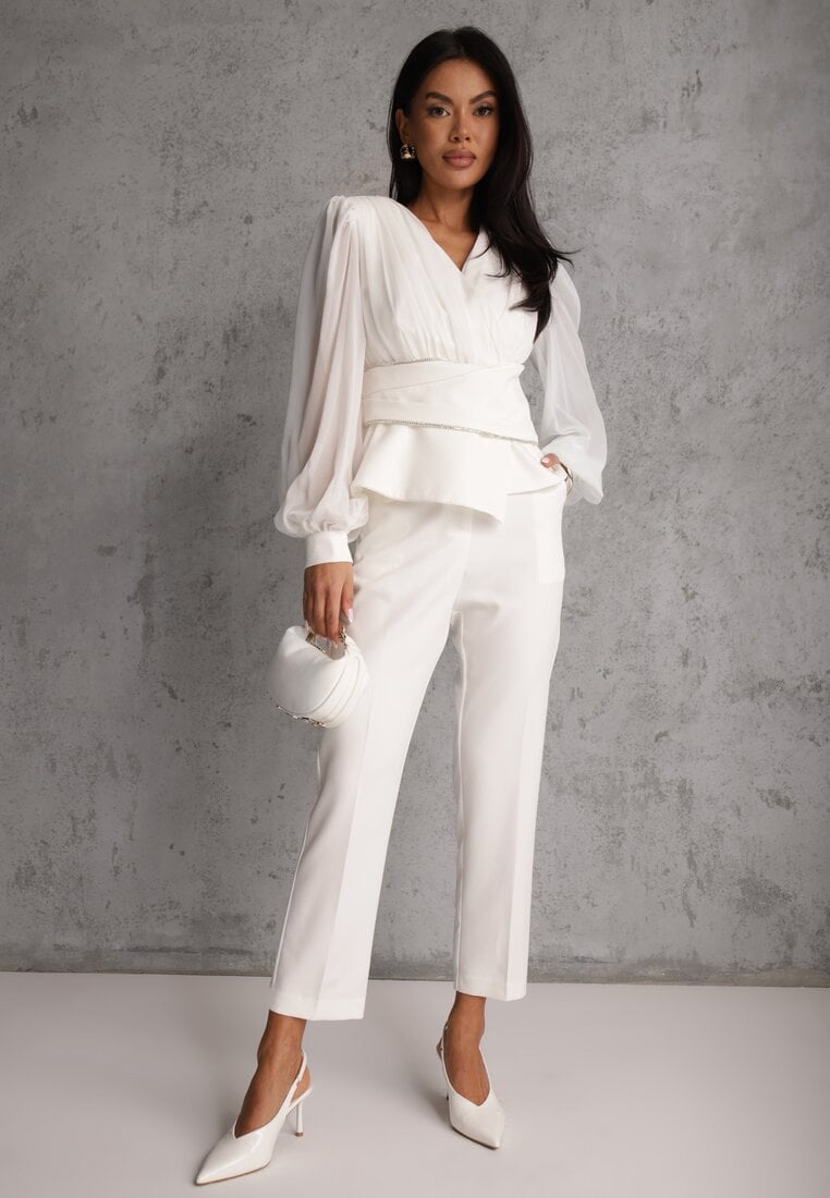 Biała Bluzka VICES w Kopertowym Stylu z Luźnymi Transparentnymi Rękawami i Dekoltem V Inge