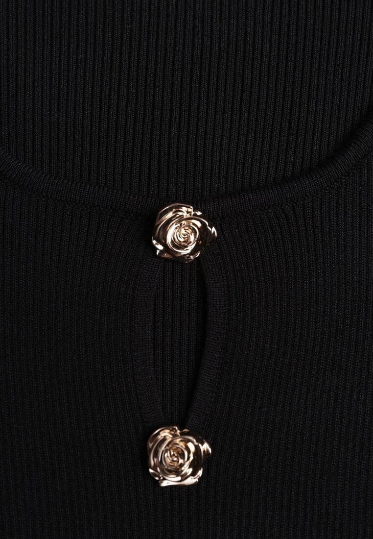 Czarna Wiskozowa Prążkowana Sukienka Bodycon Ozdobiona Wycięciem i Guzikami Nevelaura