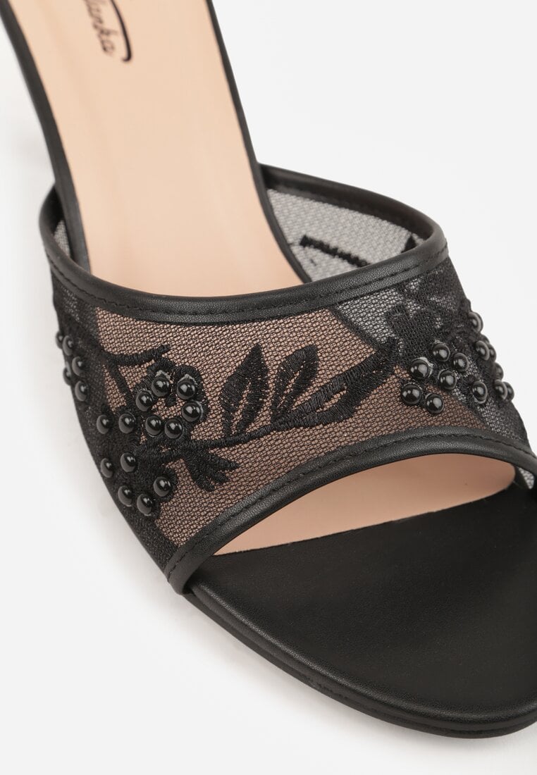 Czarne Siateczkowe Klapki na Metalicznej Szpilce z Imitacją Pereł i Haftem w Kwiaty Polia