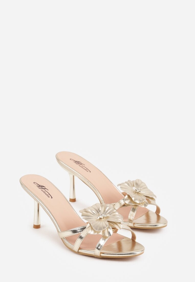 Złote Klapki na Szpilce z Ozdobnym Kwiatkiem Brialora