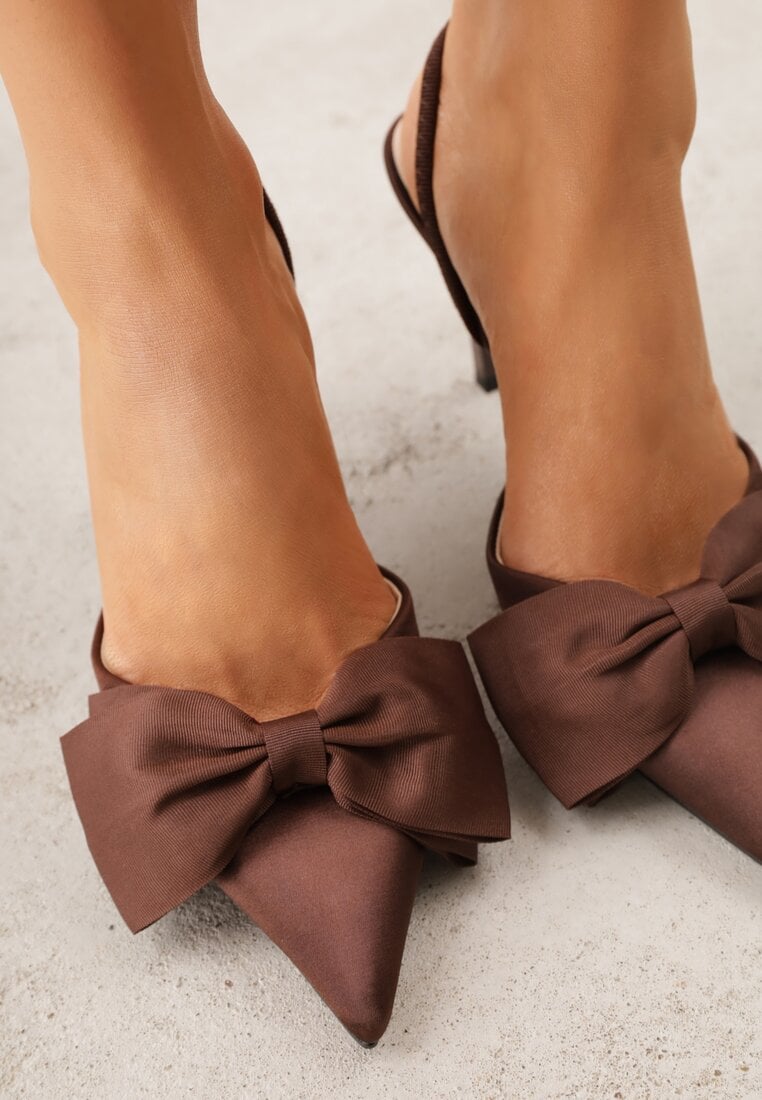 Brązowe Szpilki o Satynowym Wykończeniu z Aplikacją w Kształcie Kokardy Gihaen