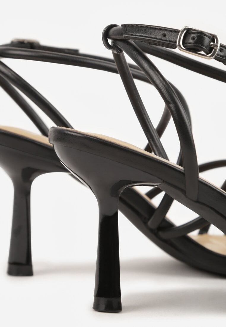 Czarne Sandały na Szpilce z Cienkimi Paseczkami i Kwadratowym Noskiem Danita