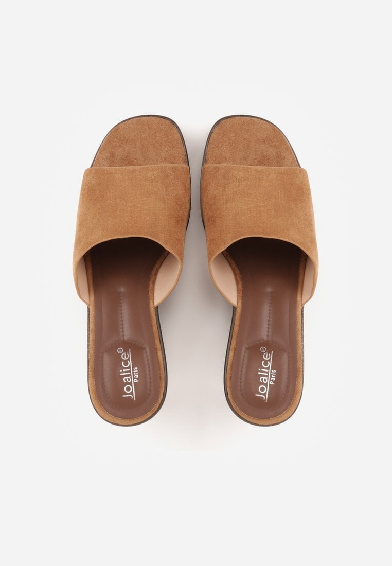 Jasnobrązowe Klapki Typu Drewniaki z Imitacji Zamszu na Koturnie Abilisa