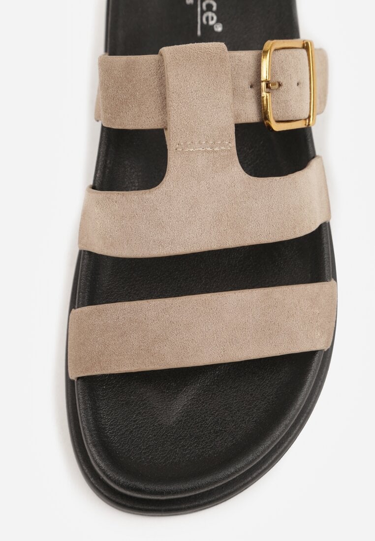Ciemnobeżowe Klapki Ozdobione Geometrycznymi Paskami i Metaliczną Klamrą Hossei