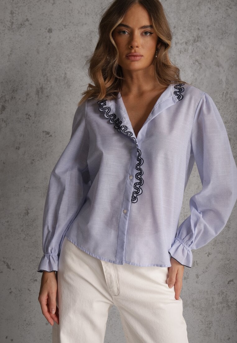 Niebieska Bawełniana Koszula z Falbanką i Haftem Ostorea