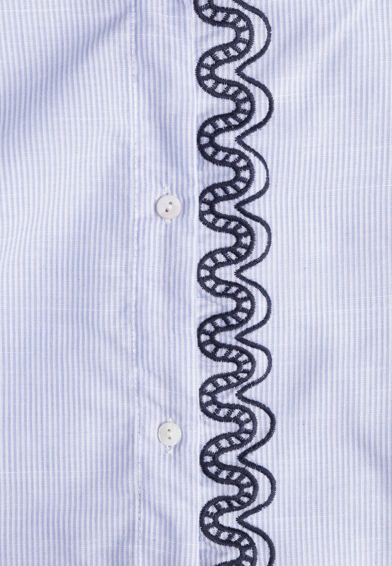 Niebieska Bawełniana Koszula z Falbanką i Haftem Ostorea