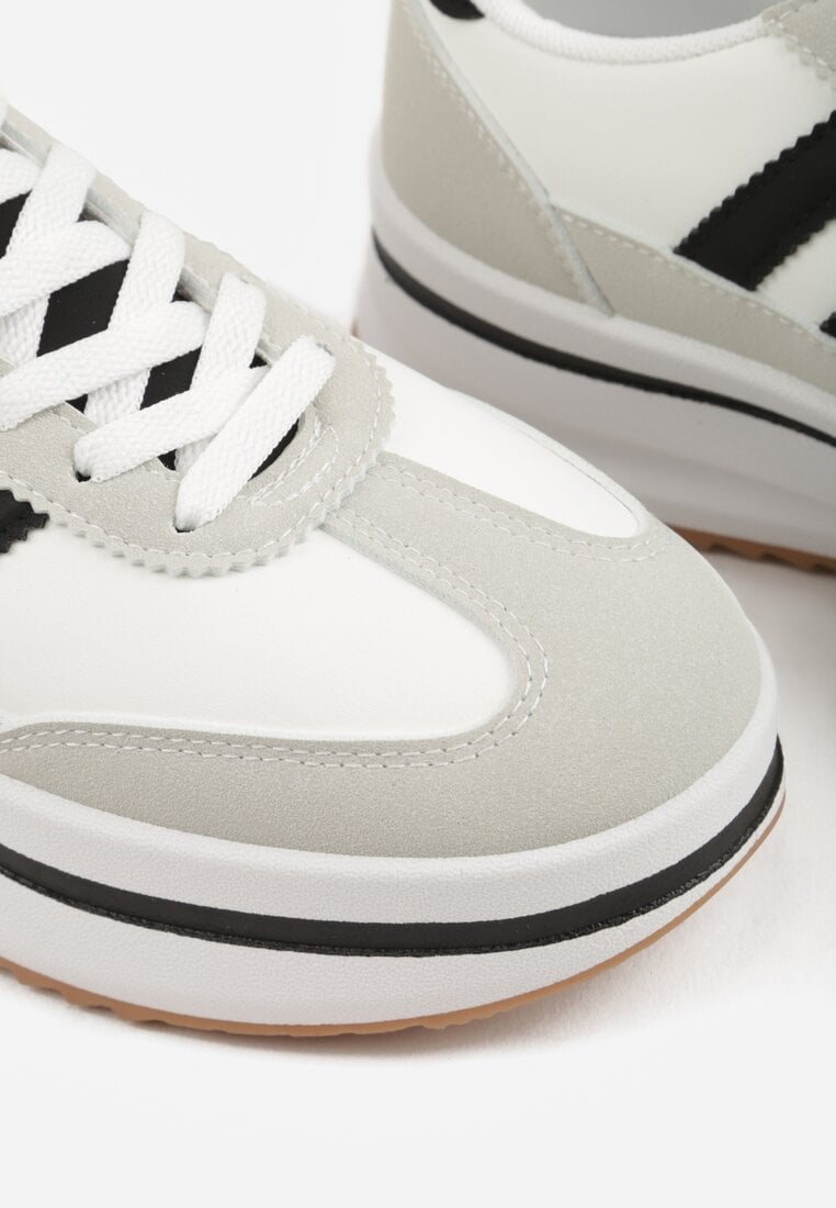 Białe Sneakersy na Platformie z Geometrycznym Motywem Hippiopis