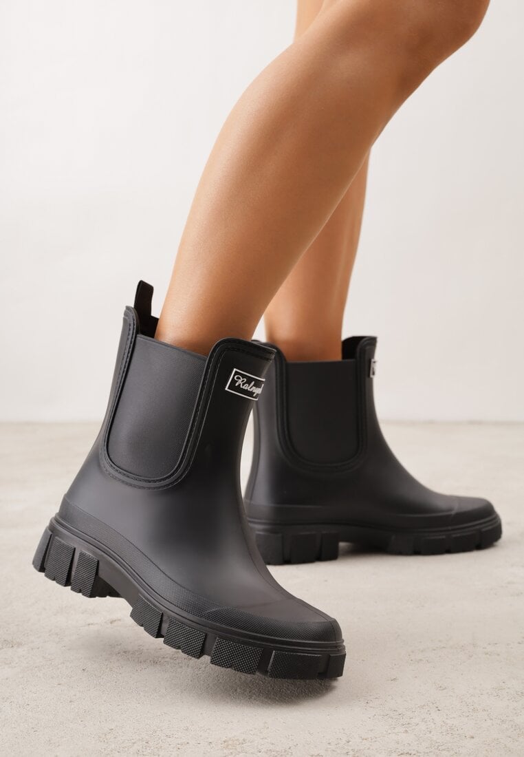 Czarne Kalosze Typu Sztyblety z Antypoślizgową Podeszwą Volenne