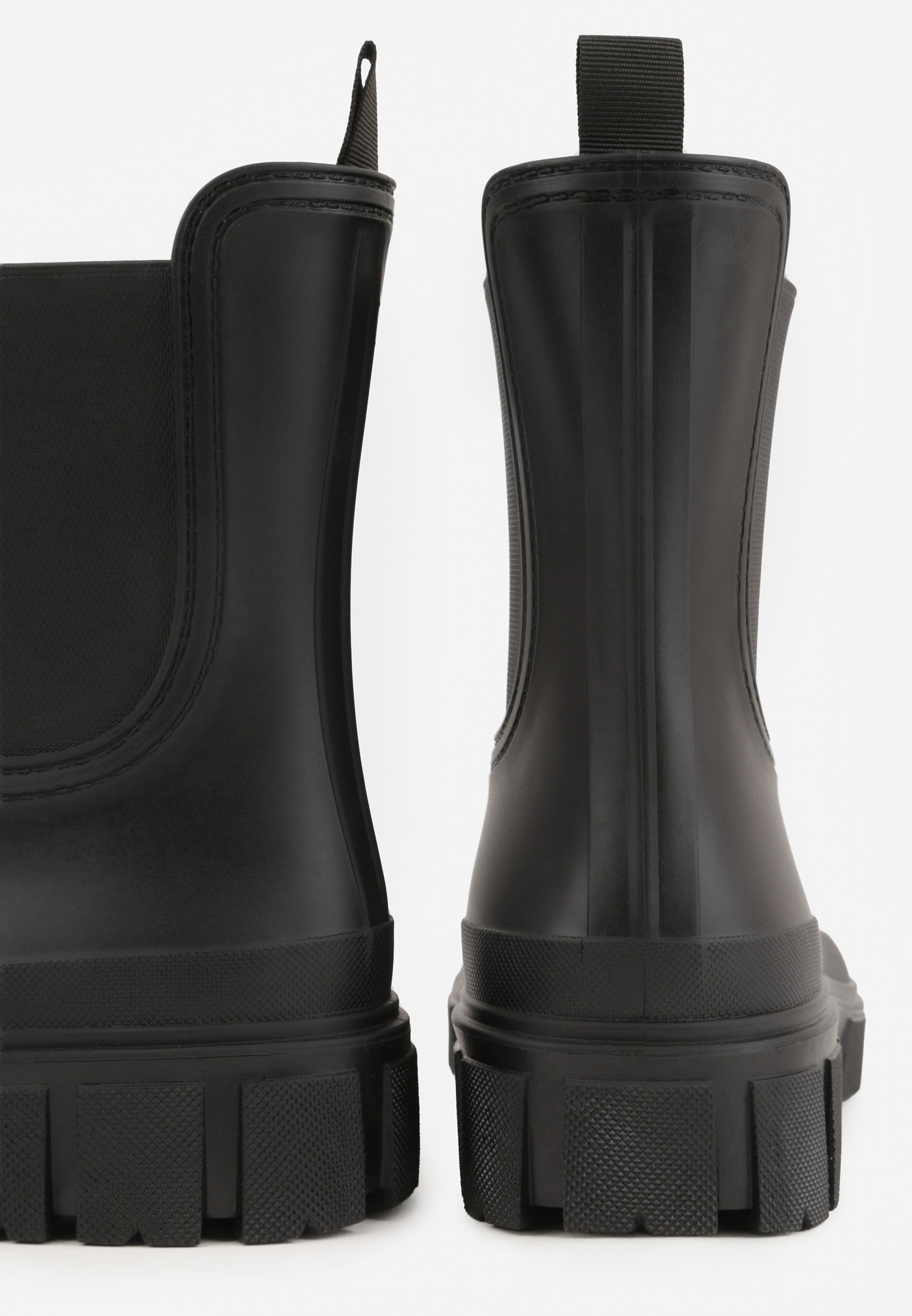 Czarne Kalosze Typu Sztyblety z Antypoślizgową Podeszwą Volenne