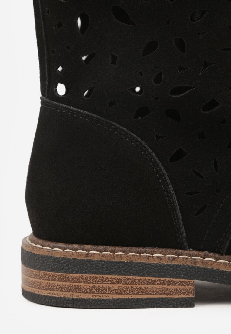 Czarne Skórzane Botki z Ażurowym Wzorem Kasona