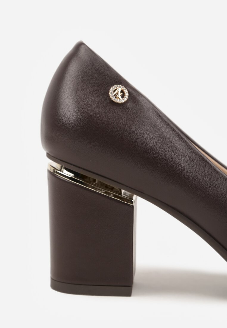 Brązowe Czółenka na Słupku z Wkładką ze Skóry Naturalnej i Metaliczną Aplikacją Nevas