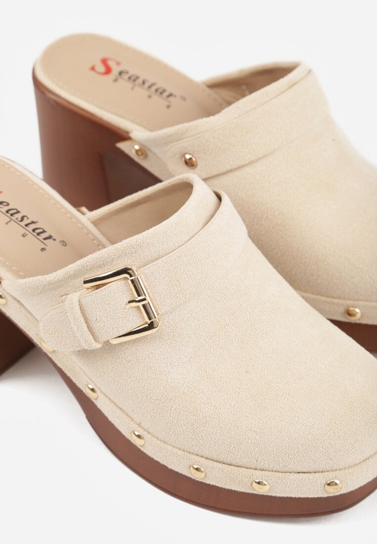 Beżowe Klapki na Słupku w Stylu Chodaków z Klamrami i Nitami Semelaia