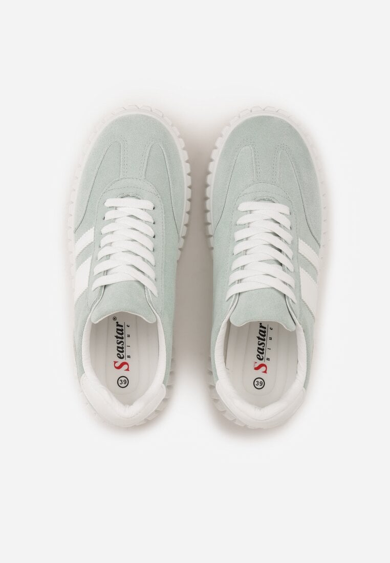 Zielone Sneakersy na Tłoczonej Platformie Ozdobione Dwoma Paskami Hesaia