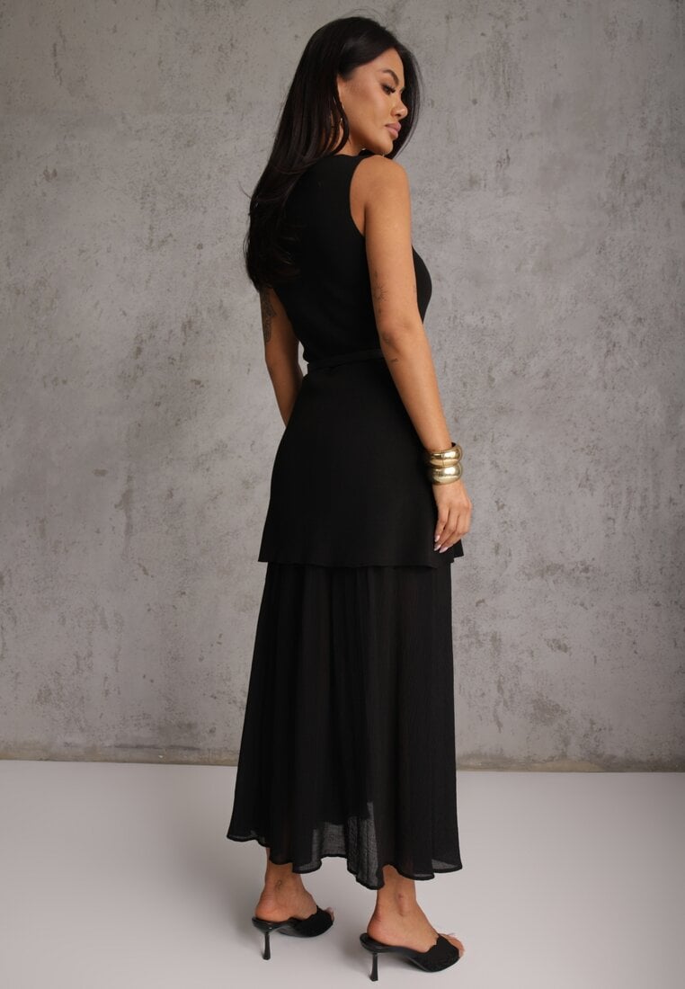 Czarna Dzianinowa Sukienka z Wiskozą Zdobiona Podszewką i Paskiem z Klamrą Arkilia