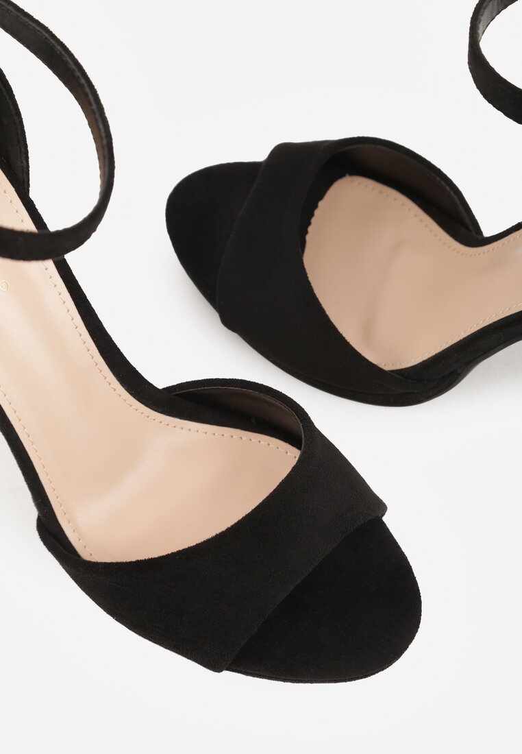 Czarne Szpilki z Imitacji Zamszu z Zapięciem na Klamerkę przy Pasku Odesei