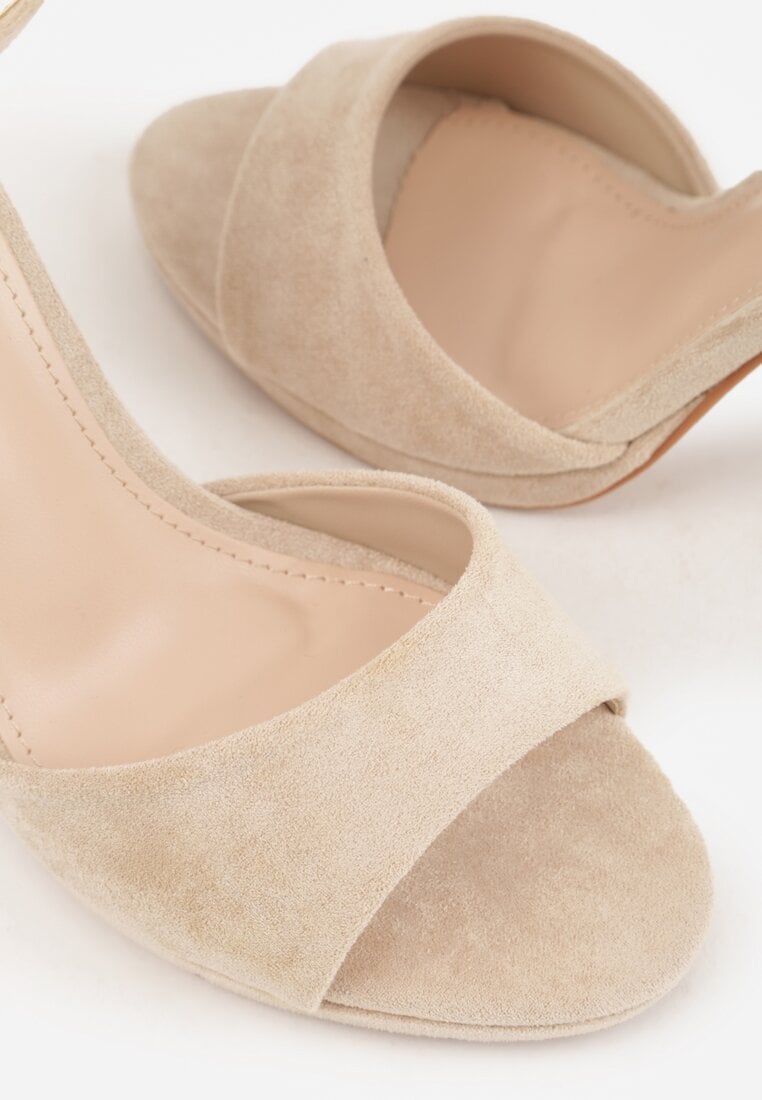 Beżowe Sandały na Szpilce z Imitacji Zamszu z Zapięciem na Klamerkę przy Pasku Odesei