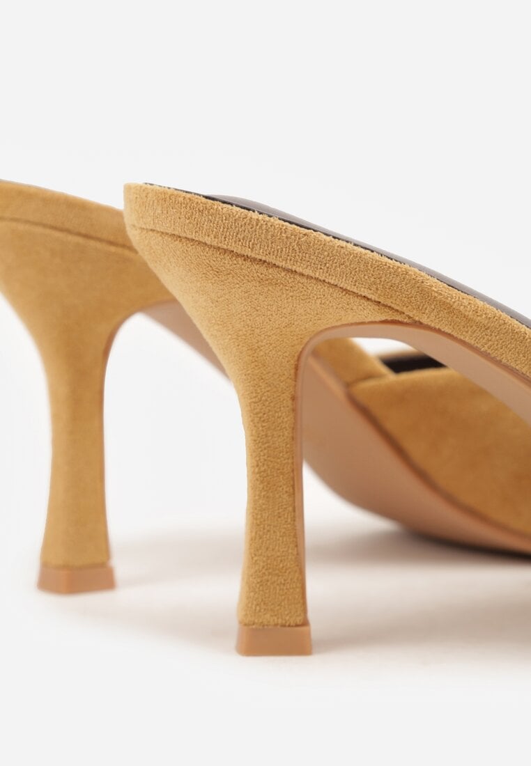 Jasnobrązowe Klapki na Szpilce z Imitacji Zamszu z Noskiem Peep Toe Merissaura