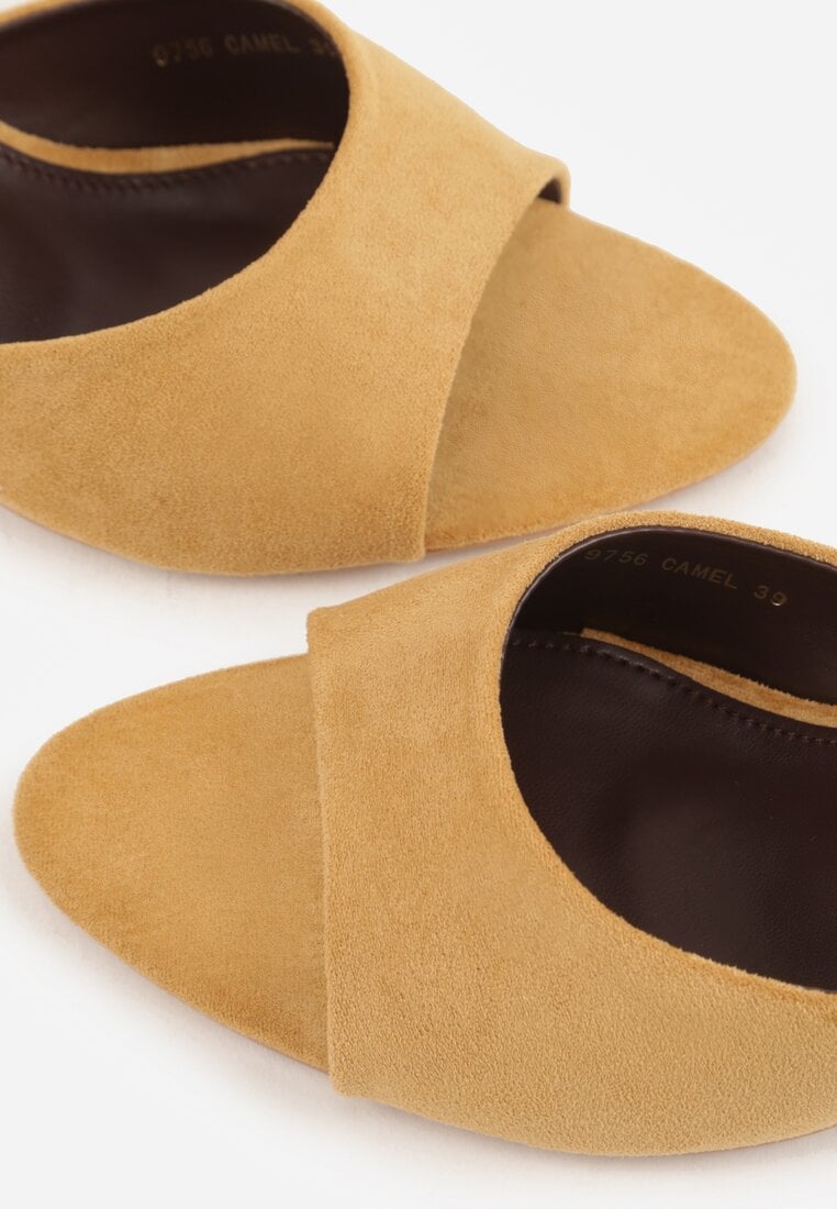 Jasnobrązowe Klapki na Szpilce z Imitacji Zamszu z Noskiem Peep Toe Merissaura