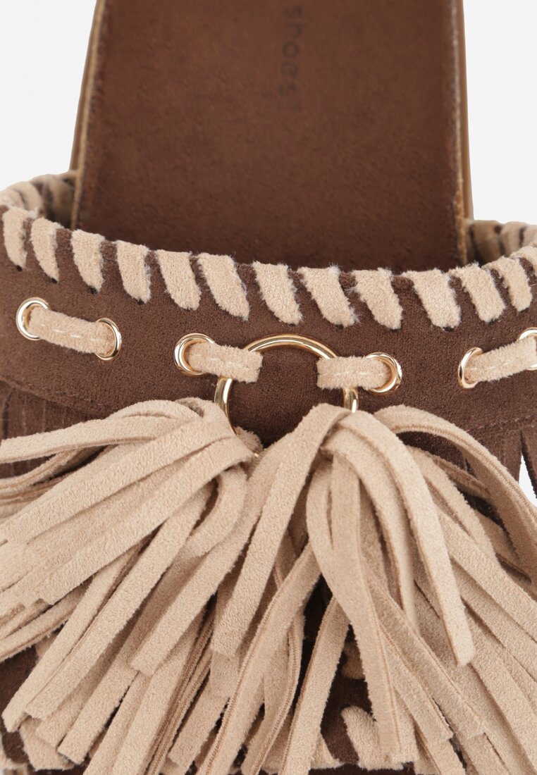 Brązowe Klapki Boho z Ozdobnymi Frędzlami Samsonitta