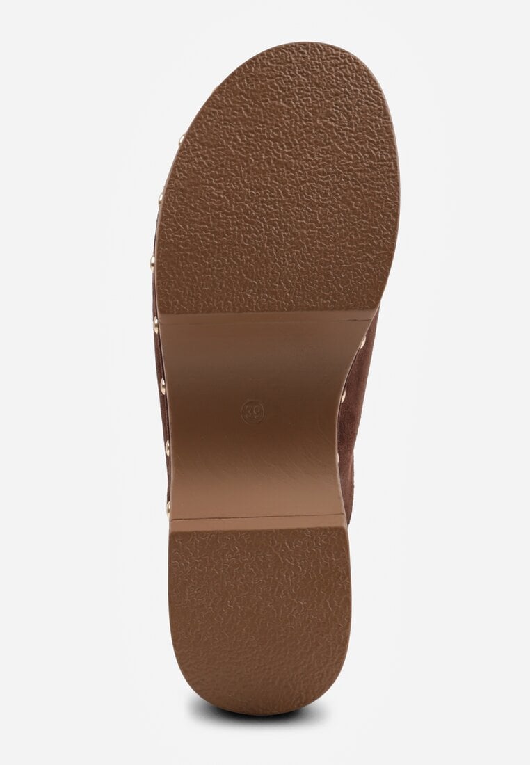 Brązowe Klapki Drewniaki o Fasonie Loafersów z Ozdobnymi Nitami Sargita