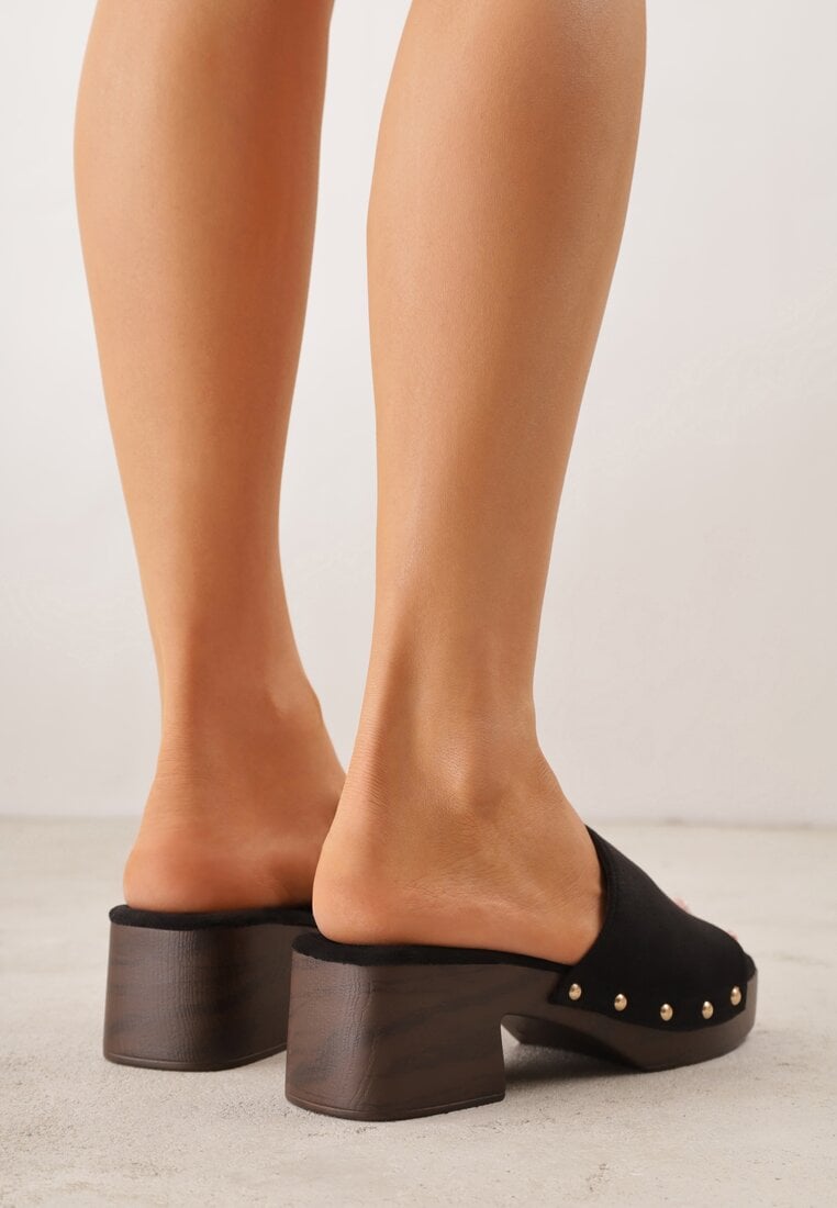 Czarne Klapki w Stylu Drewniaków z Nitami na Klockowym Obcasie Junikofa
