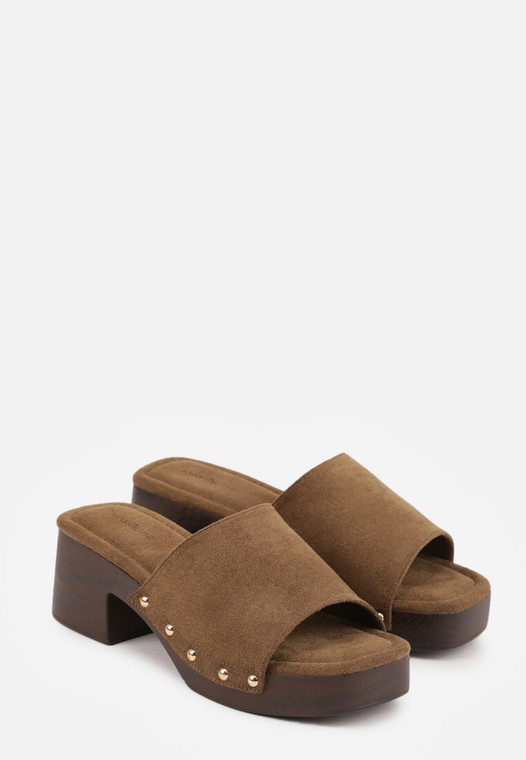 Zielone Klapki w Stylu Drewniaków z Nitami na Klockowym Obcasie Junikofa