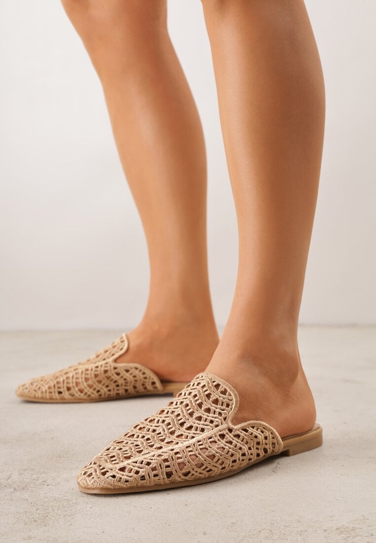 Ciemnobeżowe Ażurowe Klapki Mule z Plecioną Cholewką Raguela