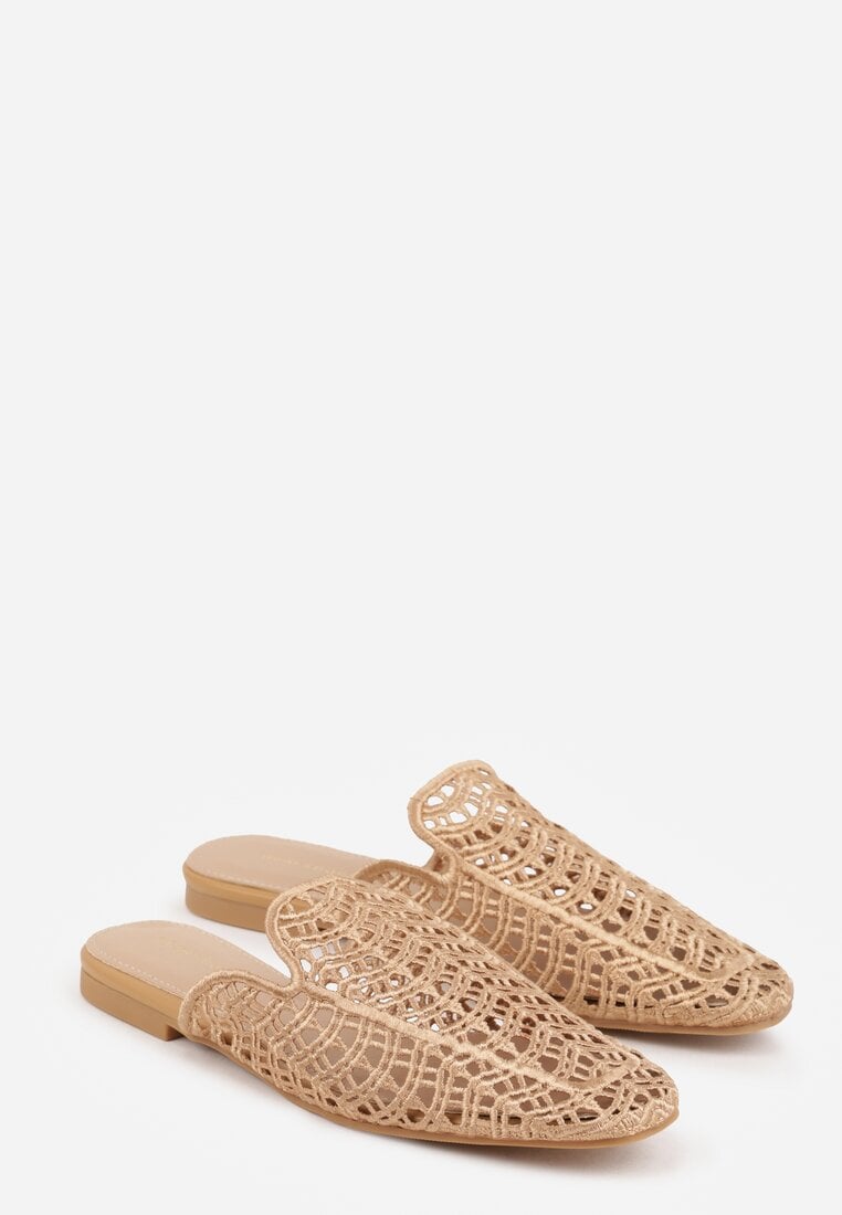 Ciemnobeżowe Ażurowe Klapki Mule z Plecioną Cholewką Raguela