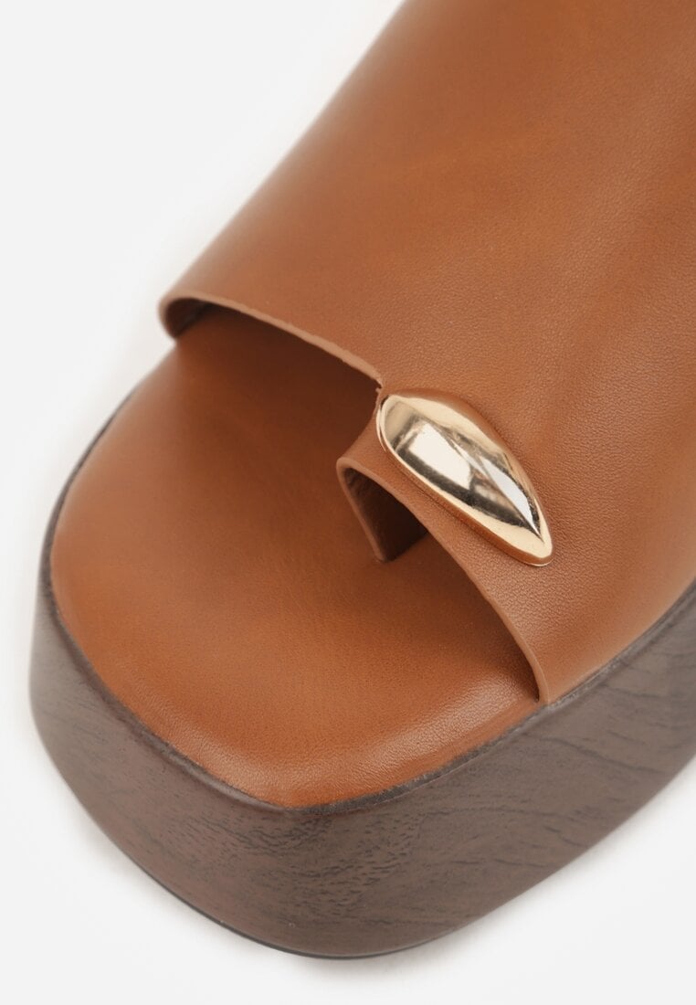 Jasnobrązowe Klapki Japonki na Koturnie w Stylu Drewniaków Triaqueena