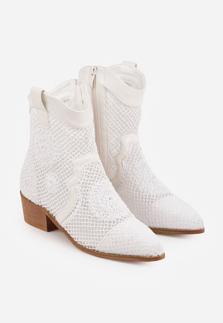 Białe Botki Kowbojki na Stożku z Ażurową Cholewką z Haftem Isarna
