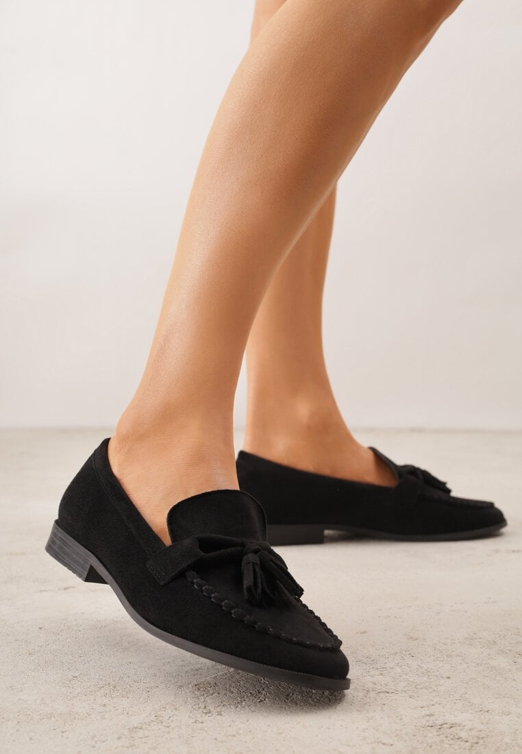 Czarne Mokasyny z Imitacji Zamszu z Aplikacją w Kształcie Kokardy z Frędzlami Edea