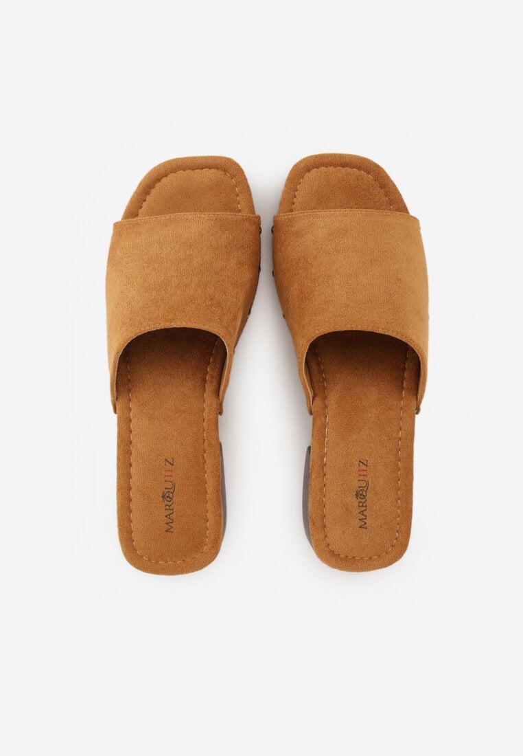 Jasnobrązowe Klapki w Stylu Drewniaków z Nitami na Klockowym Obcasie Junikofa