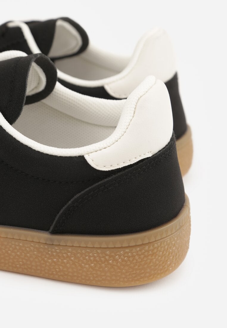 Czarne Sneakersy Typu Tenisówki Ozdobione Paskami po Bokach Fefia