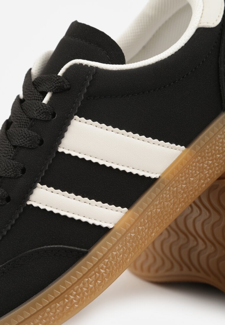 Czarne Sneakersy Typu Tenisówki Ozdobione Paskami po Bokach Fefia