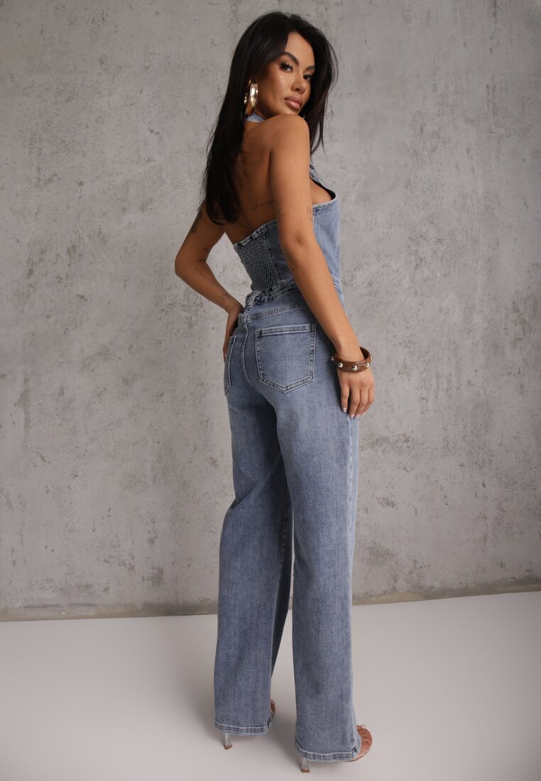Niebieski Bawełniany Kombinezon Jeansowy z Dekoltem Halter i Kołnierzykiem Edaviann