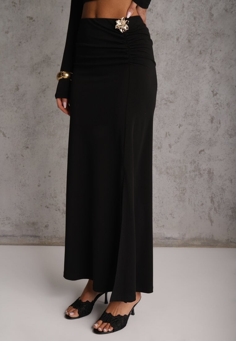 Czarny Komplet Spódnica i Longsleeve Zdobione Marszczeniami i Aplikacjami  Bervessa