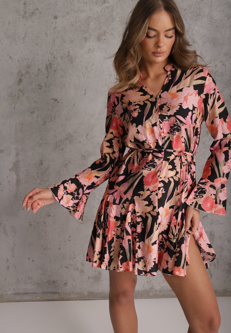 Czarna Sukienka z Wiskozy w Kwiatowy Print Ozdobiona Paskiem Asintena