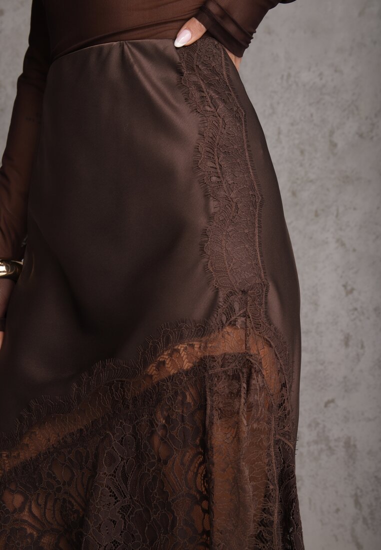 Brązowa Satynowa Spódnica Ozdobiona Rozcięciem na Nogę i Koronką Saviraet