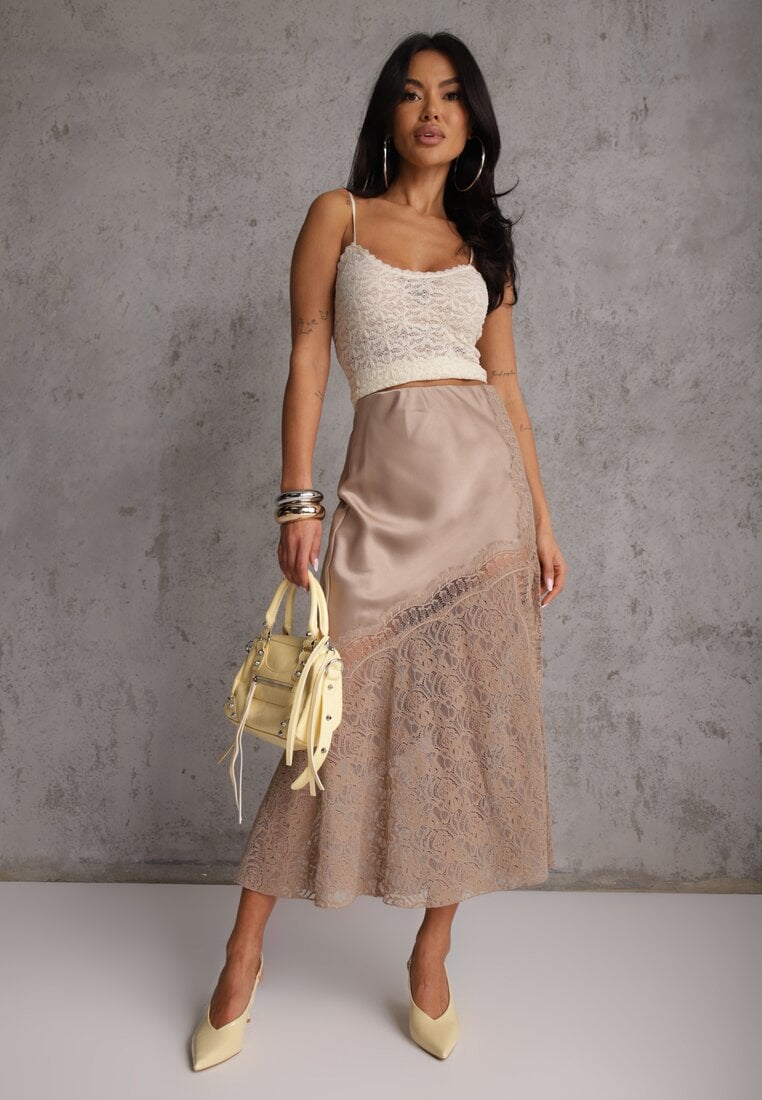 Beżowa Satynowa Spódnica Ozdobiona Rozcięciem na Nogę i Koronką Saviraet