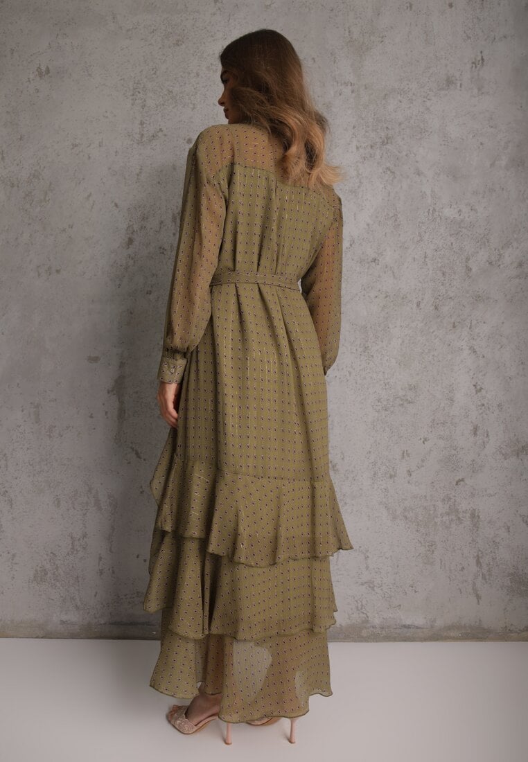 Zielona Sukienka o Koszulowym Kroju z Przedłużonym Tyłem i Falbanami Savarinna