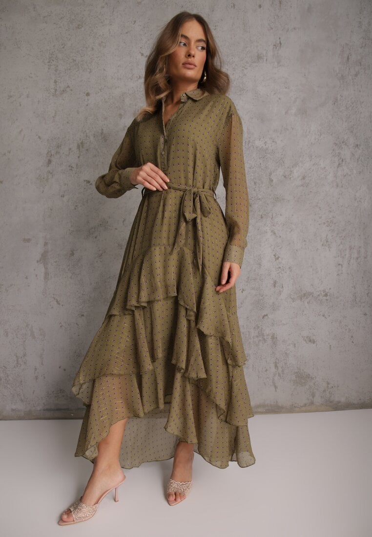 Zielona Sukienka o Koszulowym Kroju z Przedłużonym Tyłem i Falbanami Savarinna