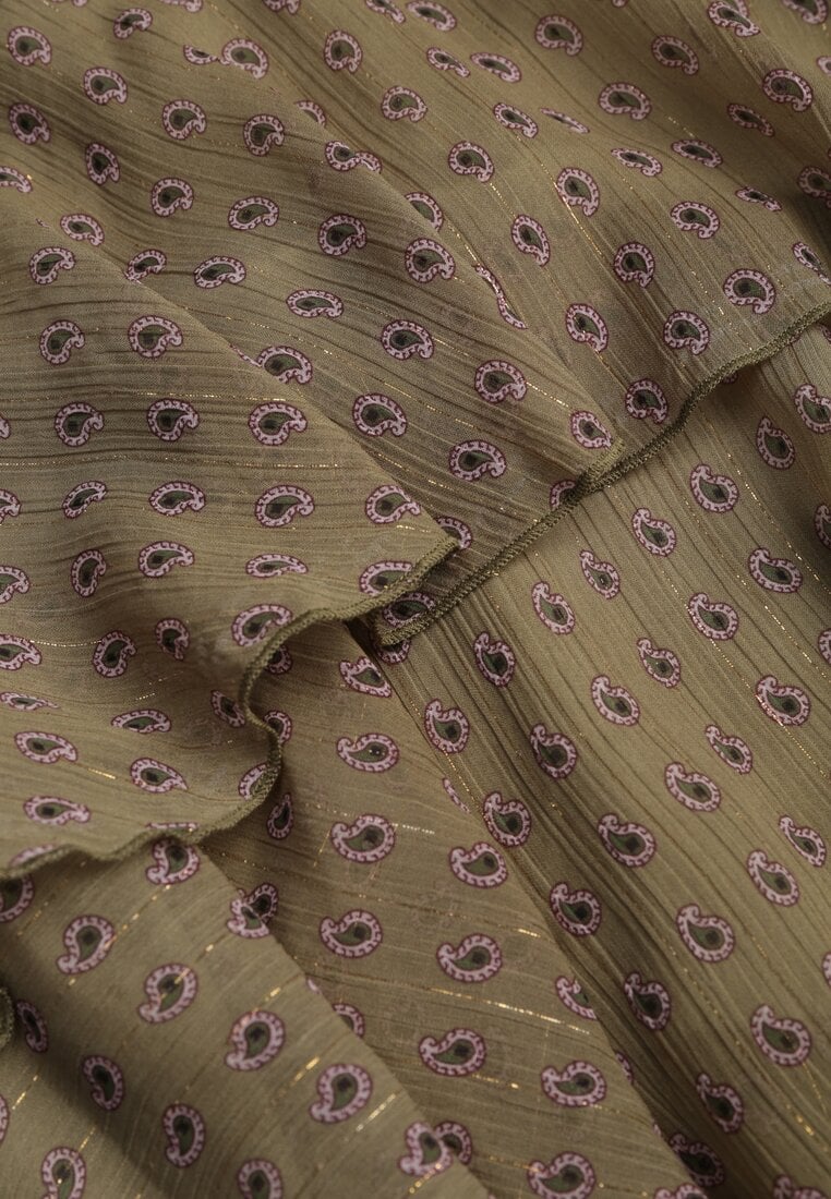 Zielona Sukienka o Koszulowym Kroju z Przedłużonym Tyłem i Falbanami Savarinna