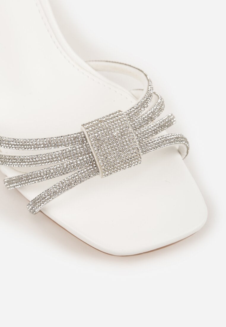 Białe Sandały Ozdobione Paskami z Cyrkoniami i Kwadratowym Obcasie Zitalia
