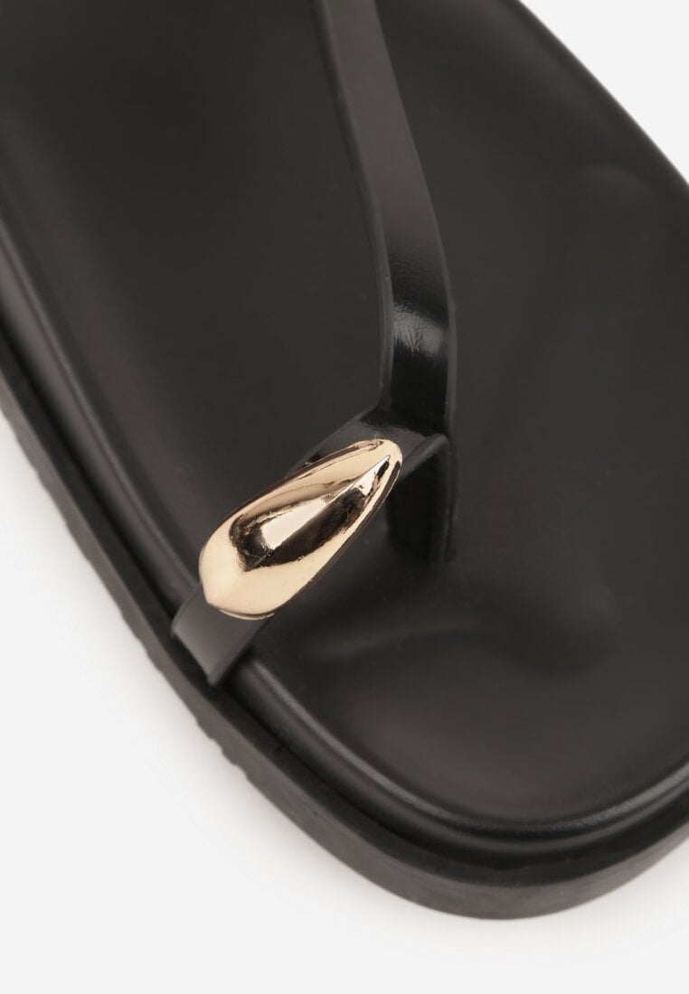 Czarne Sandały Japonki na Palec na Platformie z Metaliczną Ozdobą Rinevia