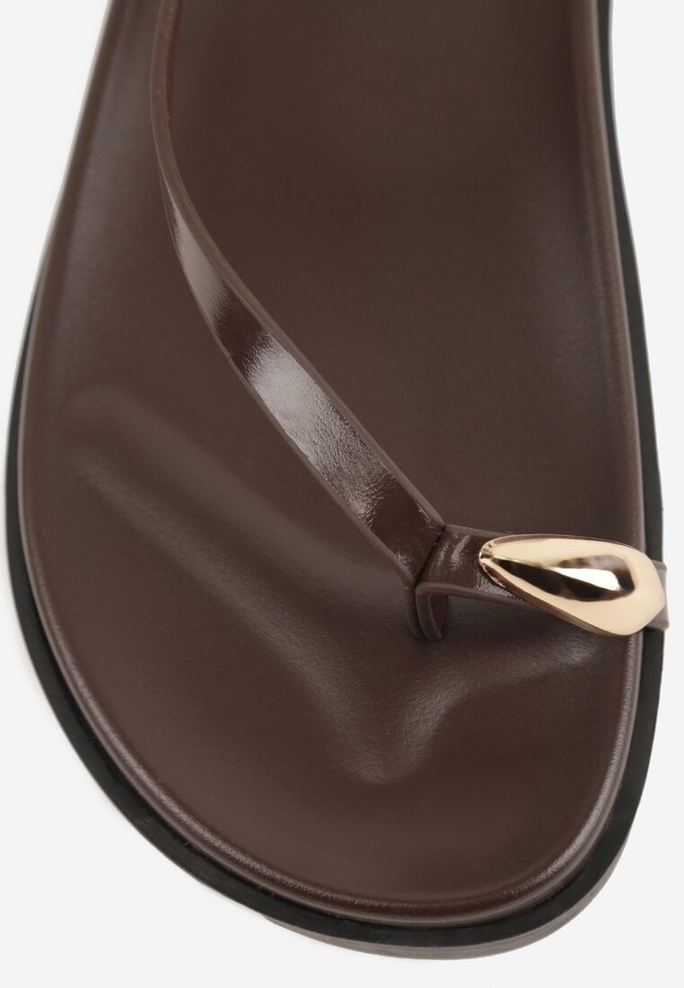 Brązowe Sandały Japonki na Palec na Platformie z Metaliczną Ozdobą Rinevia
