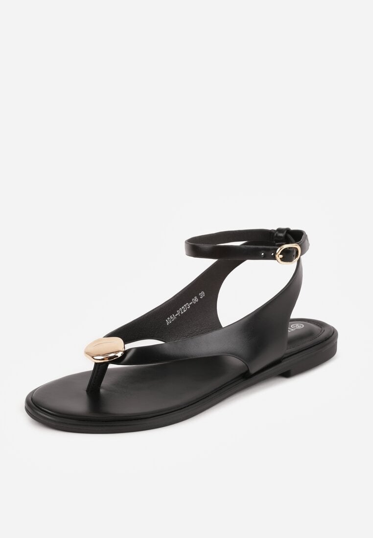 Czarne Sandały Japonki z Metaliczną Ozdobą Vikisima
