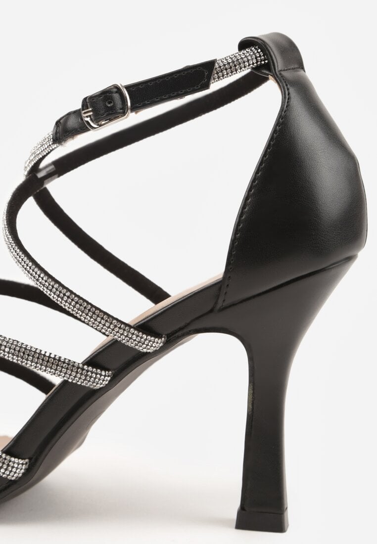 Czarne Sandały na Szpilce z Kwadratowym Noskiem i Cyrkoniowymi Paskami Zeviana