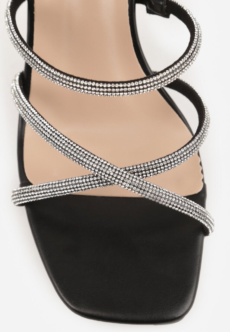 Czarne Sandały na Szpilce z Kwadratowym Noskiem i Cyrkoniowymi Paskami Zeviana